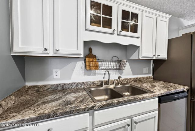 1517 Porpoise Street, Ocean Springs, MS 39564