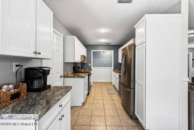 1517 Porpoise Street, Ocean Springs, MS 39564
