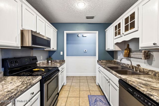 1517 Porpoise Street, Ocean Springs, MS 39564