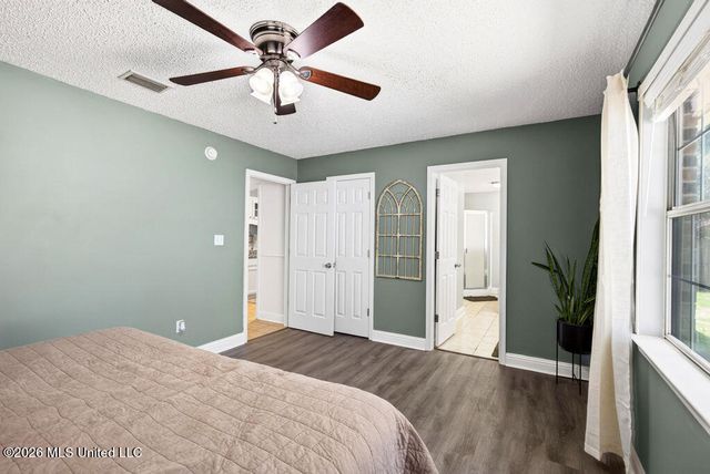 1517 Porpoise Street, Ocean Springs, MS 39564