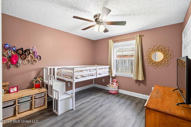 1517 Porpoise Street, Ocean Springs, MS 39564
