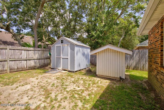 1517 Porpoise Street, Ocean Springs, MS 39564