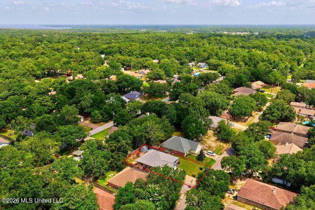 1517 Porpoise Street, Ocean Springs, MS 39564