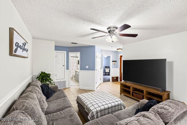 1517 Porpoise Street, Ocean Springs, MS 39564