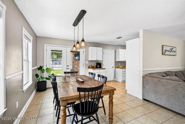 1517 Porpoise Street, Ocean Springs, MS 39564