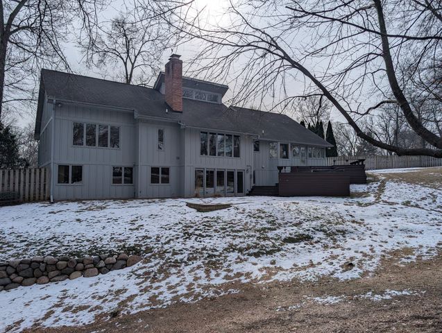 684 Sioux Drive, Freeport, IL 61032