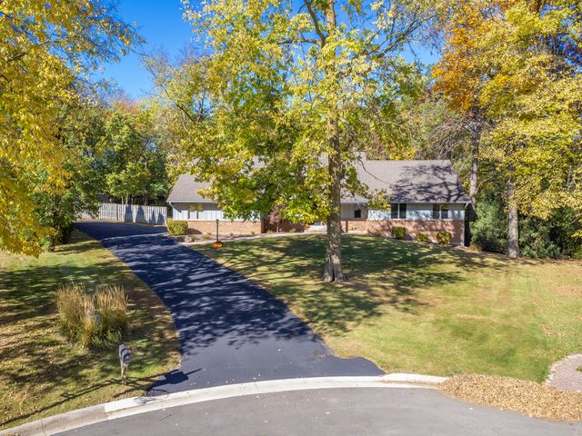 684 Sioux Drive, Freeport, IL 61032