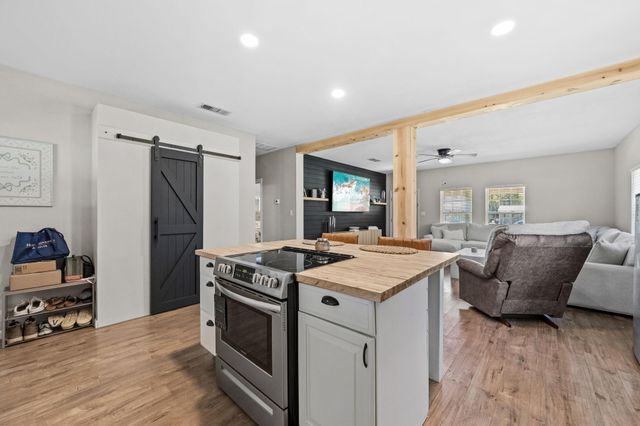 319 County Road 2218, Cleveland, TX 77327
