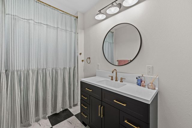 319 County Road 2218, Cleveland, TX 77327
