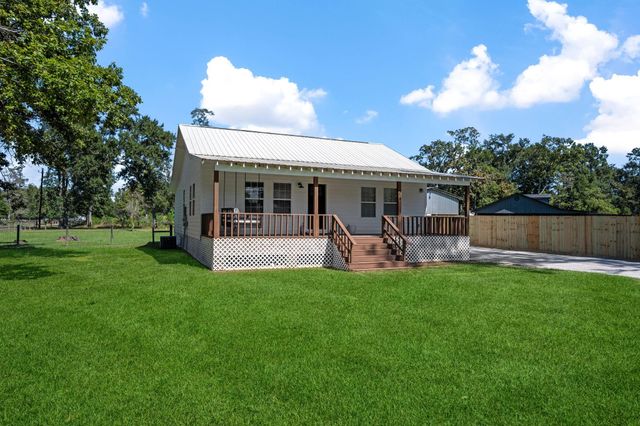 319 County Road 2218, Cleveland, TX 77327