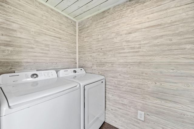 319 County Road 2218, Cleveland, TX 77327