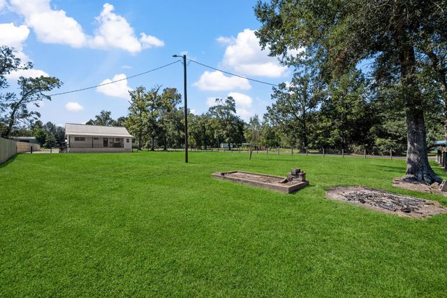 319 County Road 2218, Cleveland, TX 77327