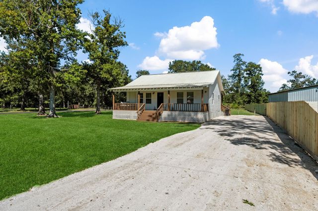 319 County Road 2218, Cleveland, TX 77327
