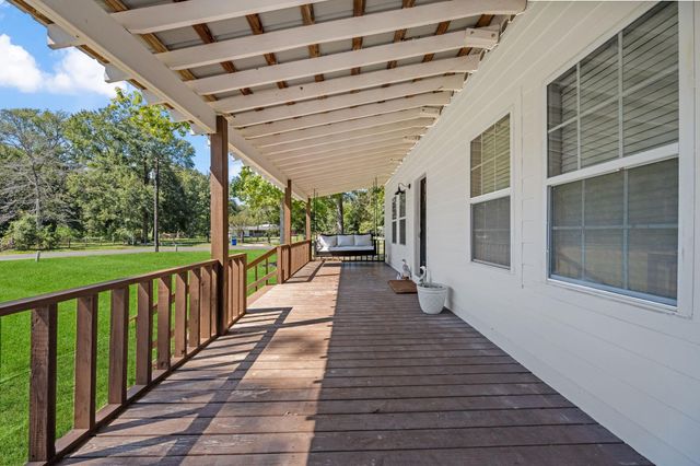 319 County Road 2218, Cleveland, TX 77327