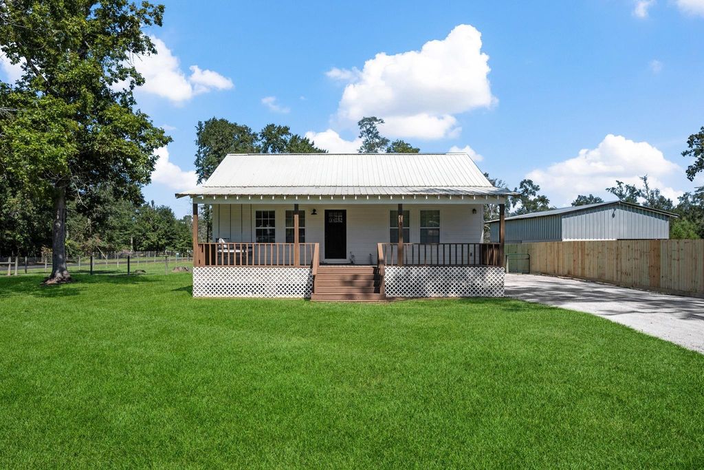 319 County Road 2218, Cleveland, TX 77327