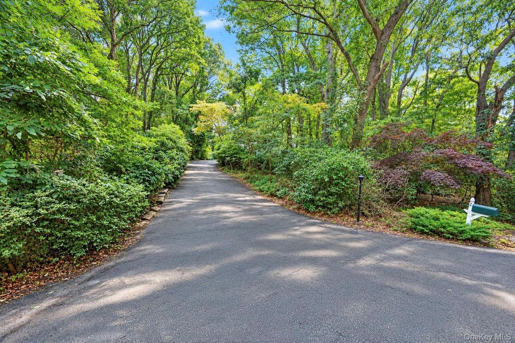 2 Glenwater Lane, East Setauket, NY 11733 — photo 5