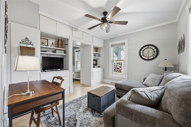 325 N 4th Street, West Branch, IA 52358