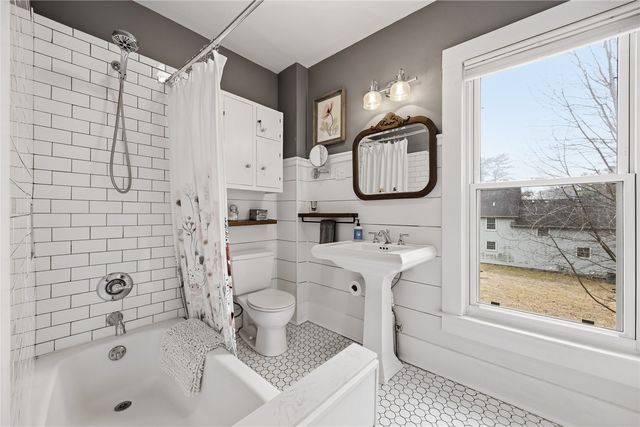 325 N 4th Street, West Branch, IA 52358