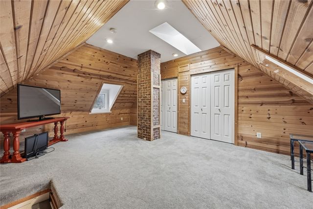 325 N 4th Street, West Branch, IA 52358