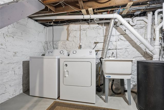 325 N 4th Street, West Branch, IA 52358