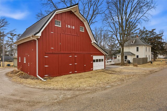 325 N 4th Street, West Branch, IA 52358