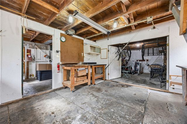 325 N 4th Street, West Branch, IA 52358