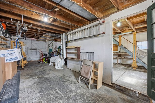 325 N 4th Street, West Branch, IA 52358