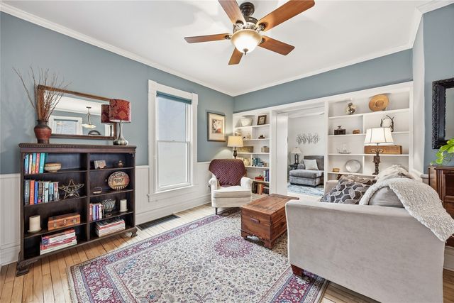 325 N 4th Street, West Branch, IA 52358