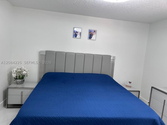 1148 Grandview Cir, Royal Palm Beach, FL 33411