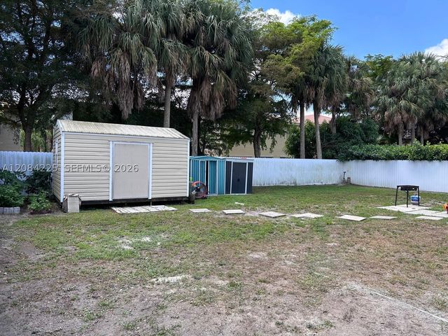 1148 Grandview Cir, Royal Palm Beach, FL 33411