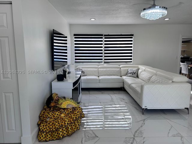 1148 Grandview Cir, Royal Palm Beach, FL 33411