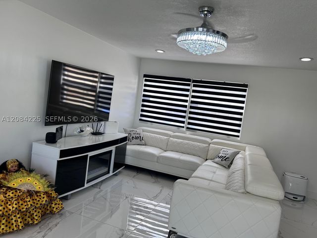 1148 Grandview Cir, Royal Palm Beach, FL 33411