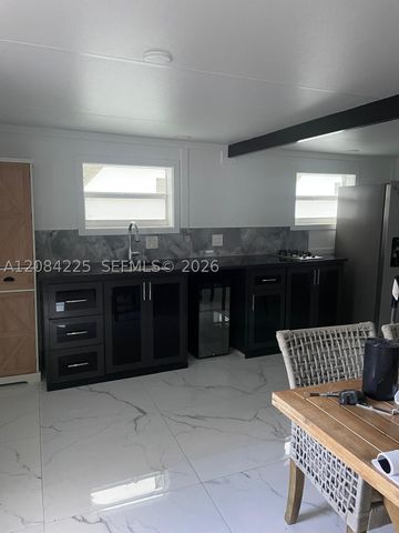 1148 Grandview Cir, Royal Palm Beach, FL 33411