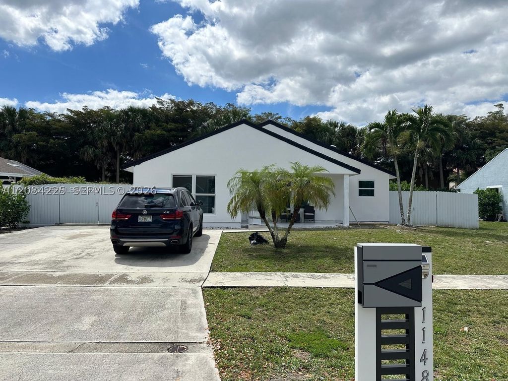 1148 Grandview Cir, Royal Palm Beach, FL 33411