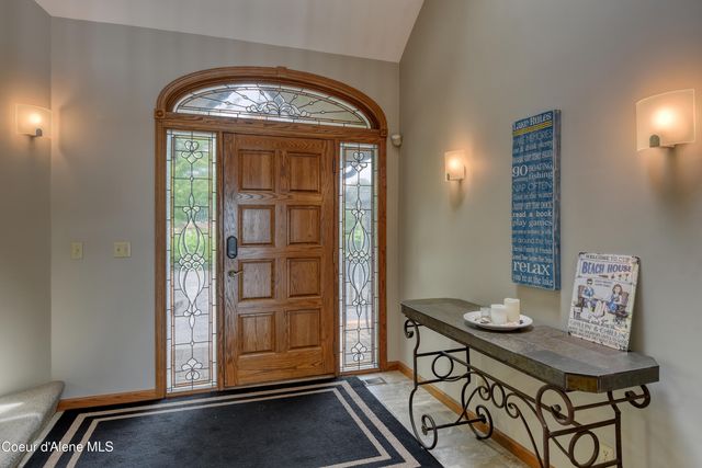 540 Ponder Pt Dr, Sandpoint, ID 83864