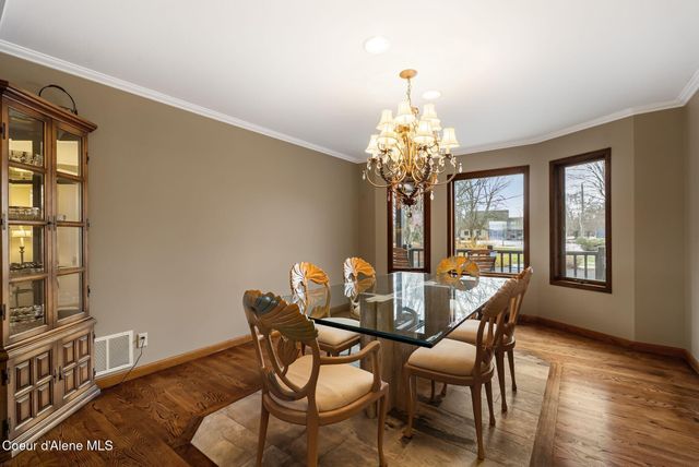 540 Ponder Pt Dr, Sandpoint, ID 83864