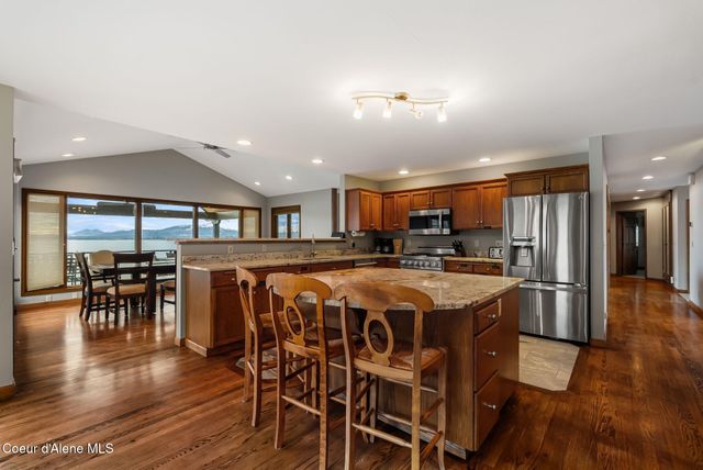 540 Ponder Pt Dr, Sandpoint, ID 83864