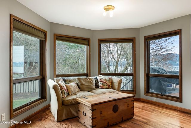 540 Ponder Pt Dr, Sandpoint, ID 83864