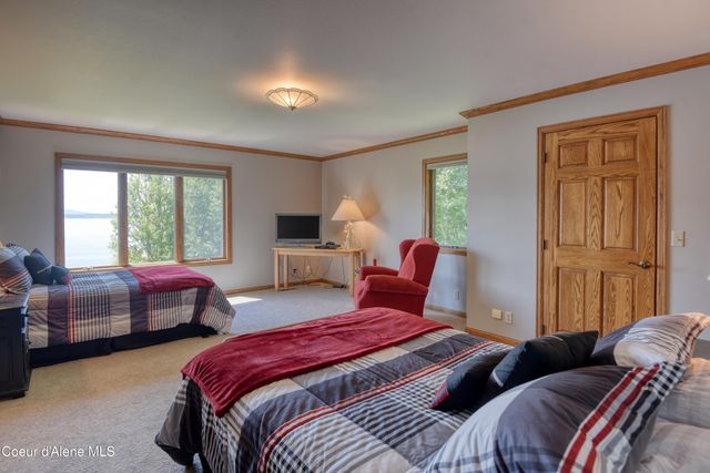 540 Ponder Pt Dr, Sandpoint, ID 83864