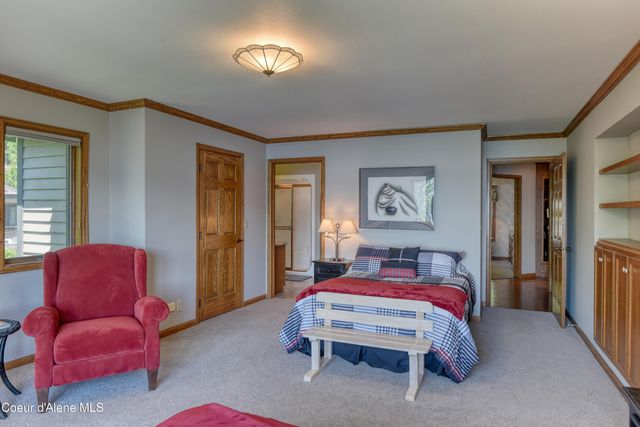 540 Ponder Pt Dr, Sandpoint, ID 83864