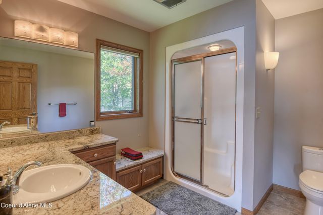 540 Ponder Pt Dr, Sandpoint, ID 83864