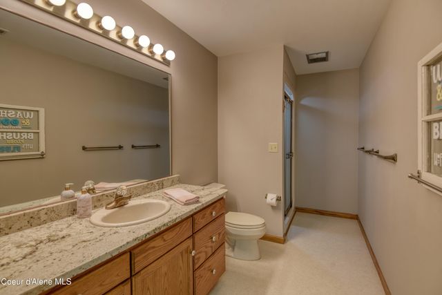 540 Ponder Pt Dr, Sandpoint, ID 83864