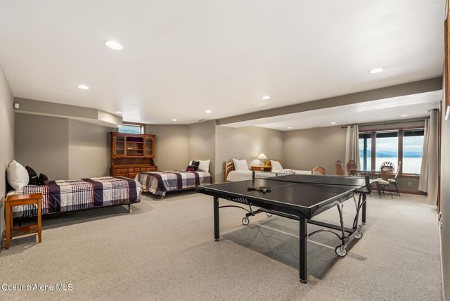 540 Ponder Pt Dr, Sandpoint, ID 83864