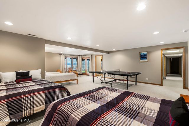 540 Ponder Pt Dr, Sandpoint, ID 83864