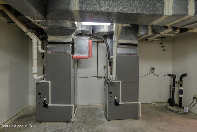 540 Ponder Pt Dr, Sandpoint, ID 83864