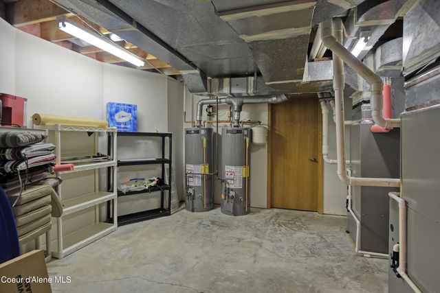 540 Ponder Pt Dr, Sandpoint, ID 83864