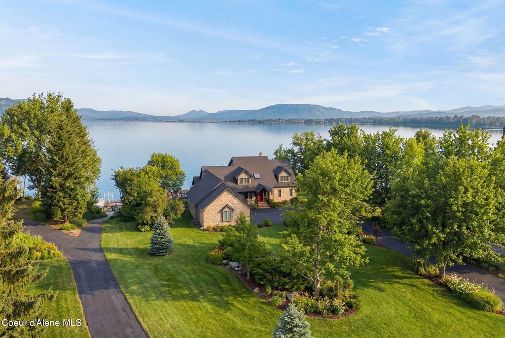 540 Ponder Pt Dr, Sandpoint, ID 83864