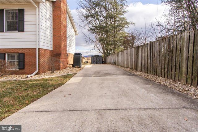 11 FUNKSTOWN RD, Hagerstown, MD 21740