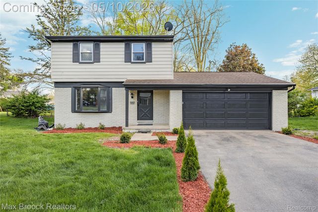 1874 Hopkins Drive, Wixom, MI 48393