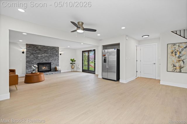 1874 Hopkins Drive, Wixom, MI 48393